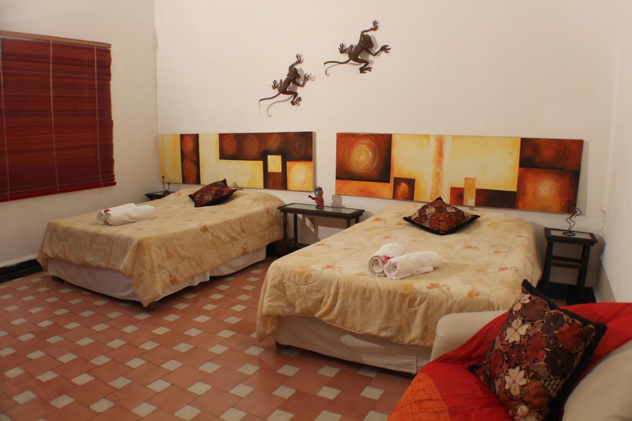Casa Madero Rooms Cuernavaca Esterno foto